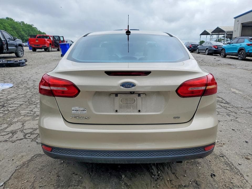 2018 FORD FOCUS SE 6
