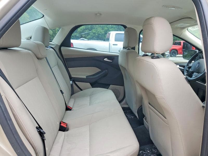 2018 FORD FOCUS SE 10