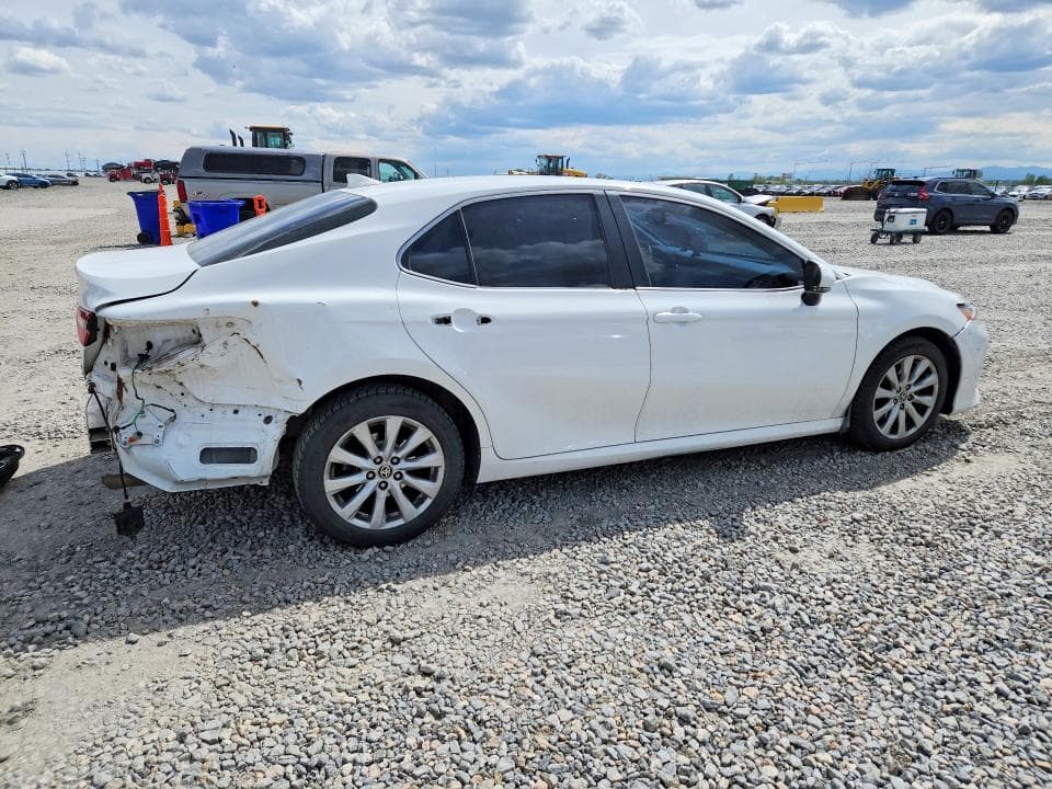 2020 TOYOTA CAMRY LE 3