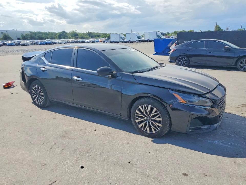 2023 NISSAN ALTIMA SV 4