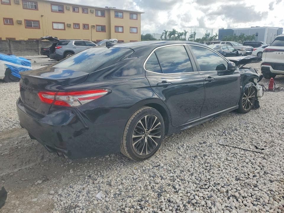 2019 TOYOTA CAMRY SE 3