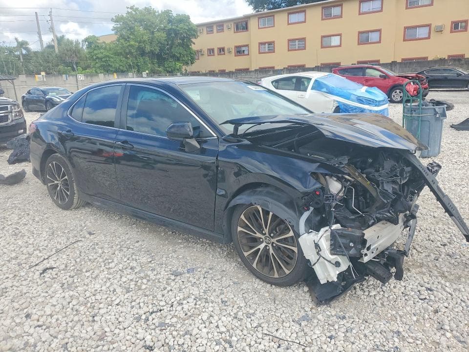 2019 TOYOTA CAMRY SE 4