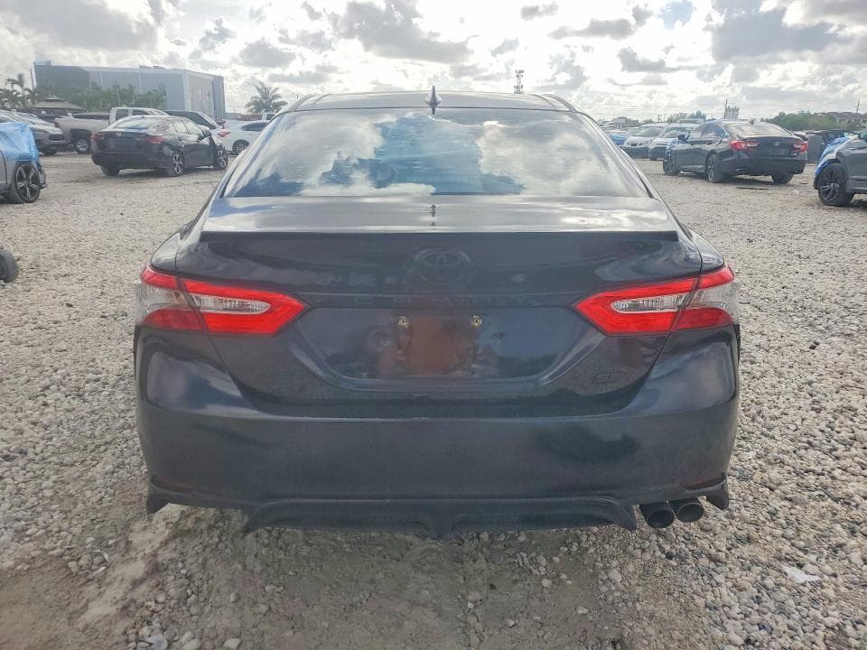 2019 TOYOTA CAMRY SE 6