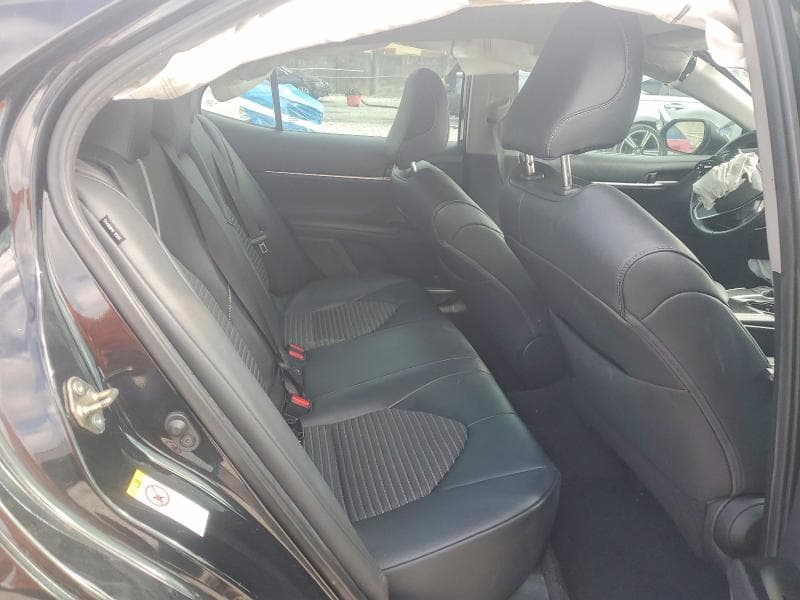 2019 TOYOTA CAMRY SE 10