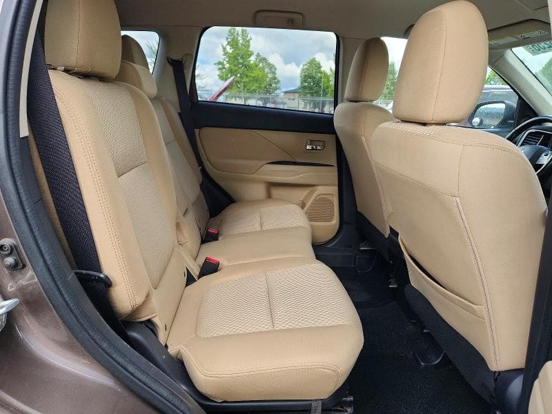 2016 MITSUBISHI OUTLANDER SE 11