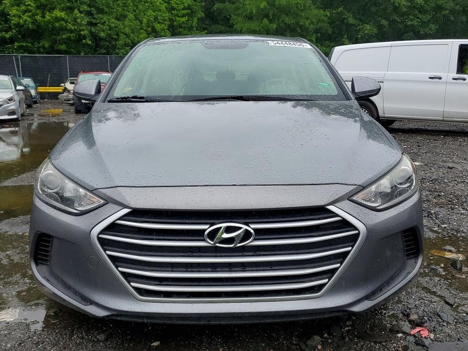 2018 HYUNDAI ELANTRA SE SE 5
