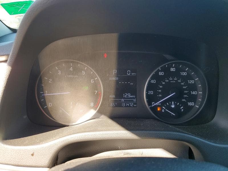 2018 HYUNDAI ELANTRA SE SE 9