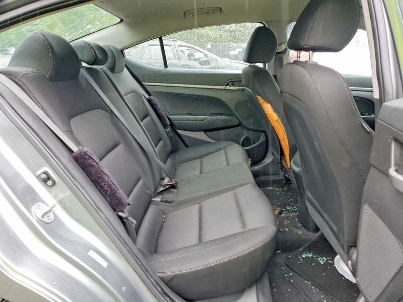 2018 HYUNDAI ELANTRA SE SE 10