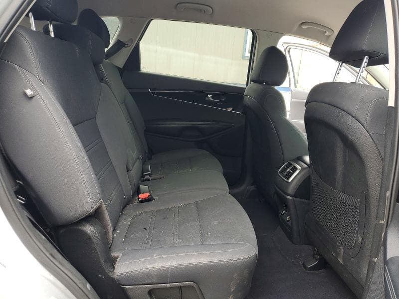 2019 KIA SORENTO LX 11