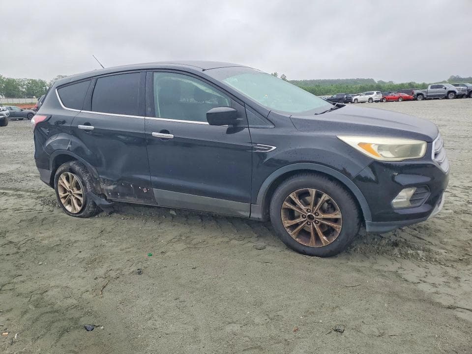2017 FORD ESCAPE SE 4