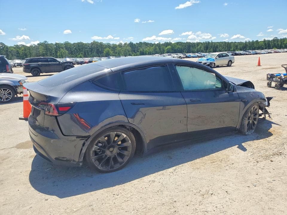 2025 TESLA MODEL Y 3