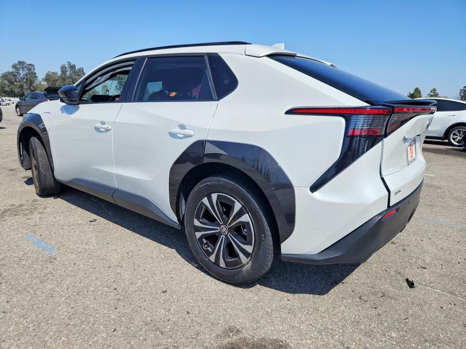 2025 TOYOTA BZ4X XLE 2