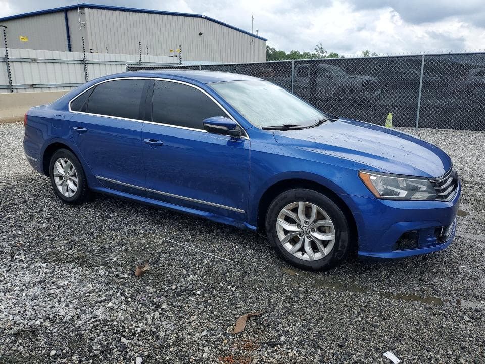 2017 VOLKSWAGEN PASSAT S 4