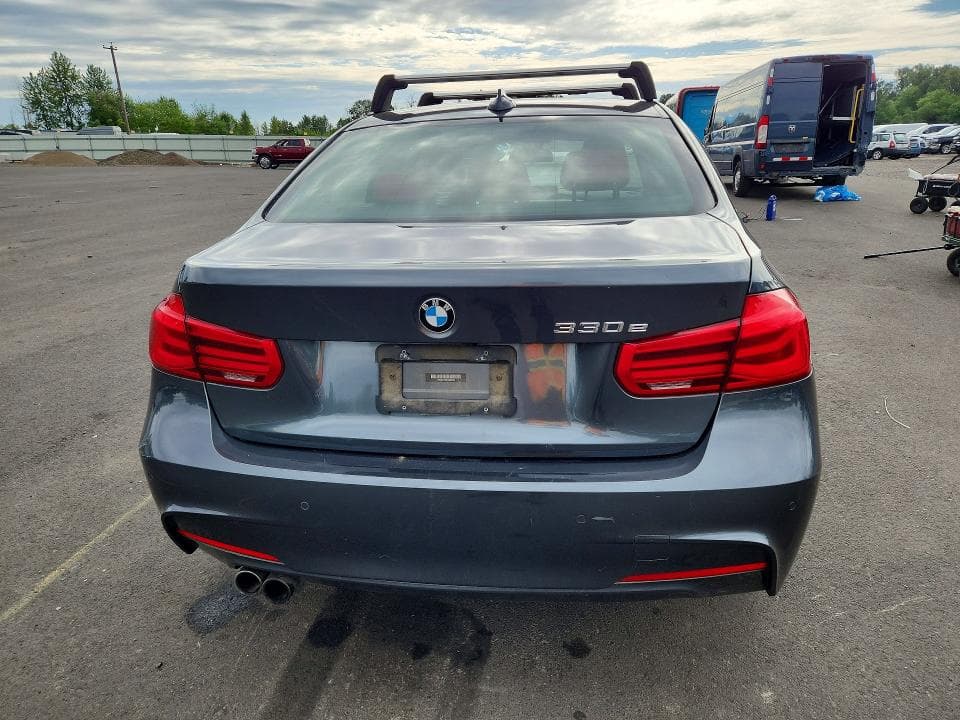 2017 BMW 330E 6