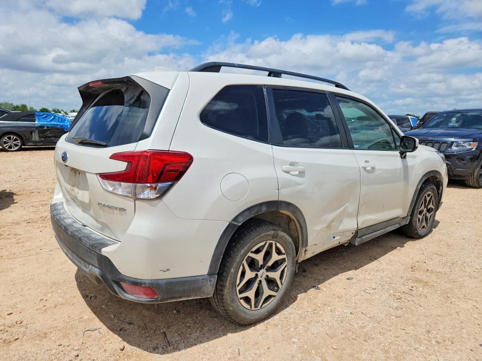 2019 SUBARU FORESTER PREMIUM 3