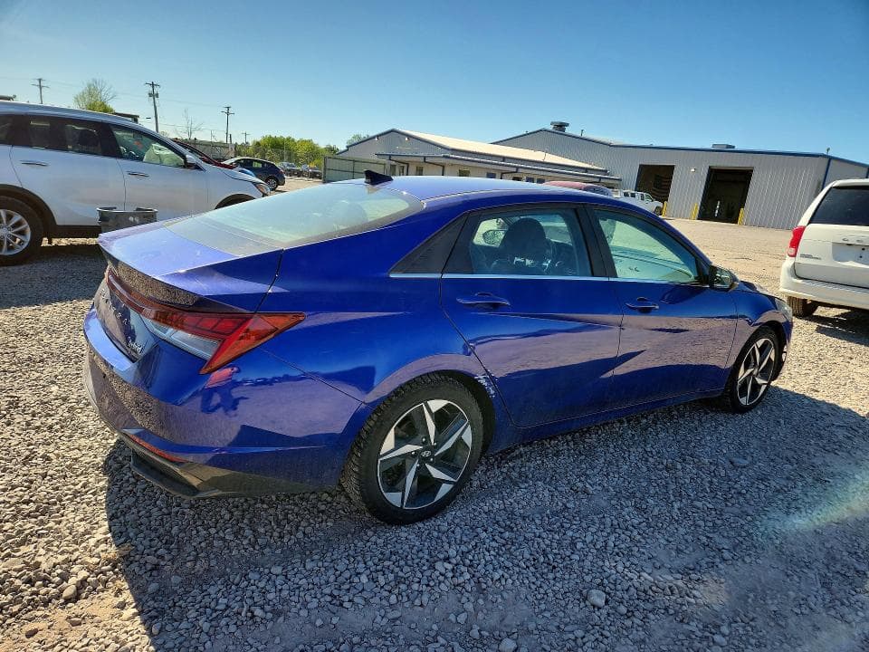 2023 HYUNDAI ELANTRA LIMITED 3