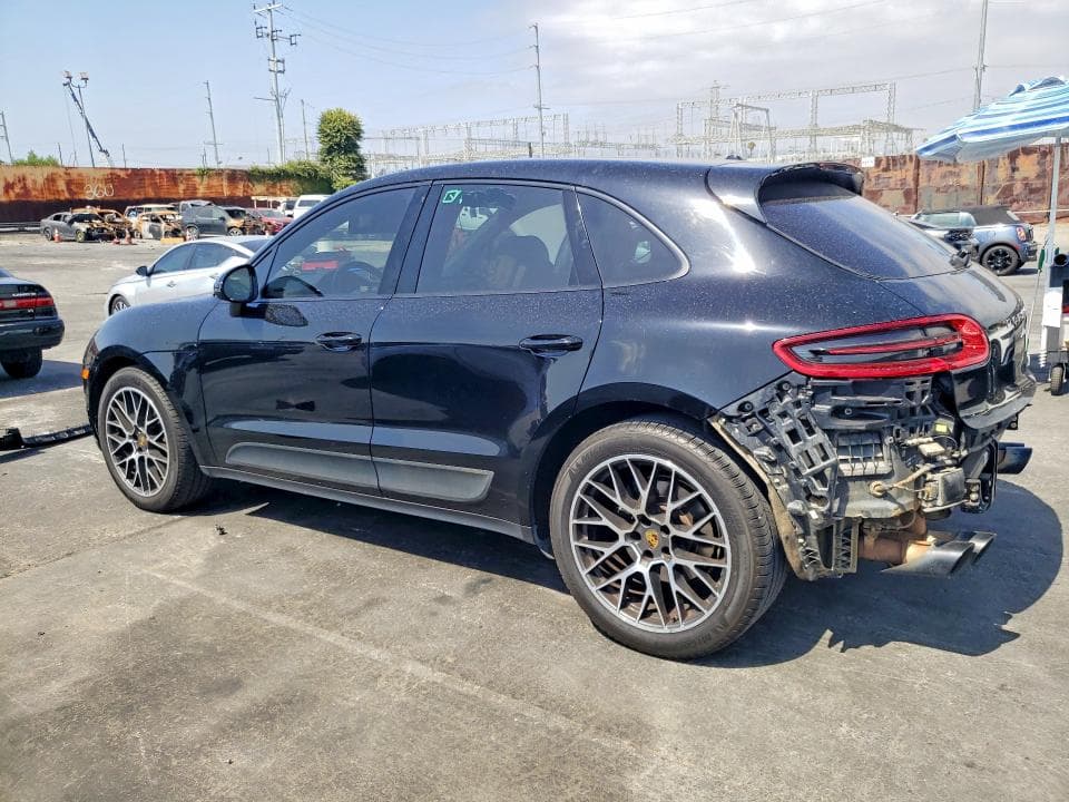 2018 PORSCHE MACAN 2