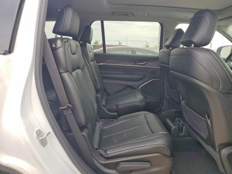 2024 JEEP GRAND CHEROKEE L LIMITED 11