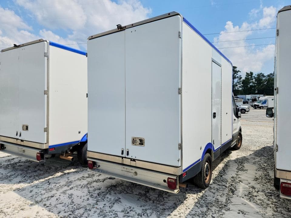 2021 FORD TRANSIT DELIVERY TRUCK 3