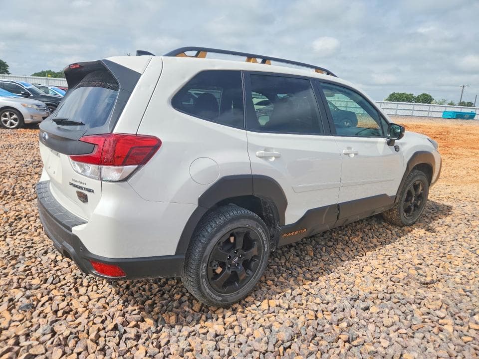 2024 SUBARU FORESTER 3