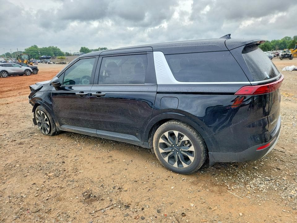 2024 KIA CARNIVAL EX 2