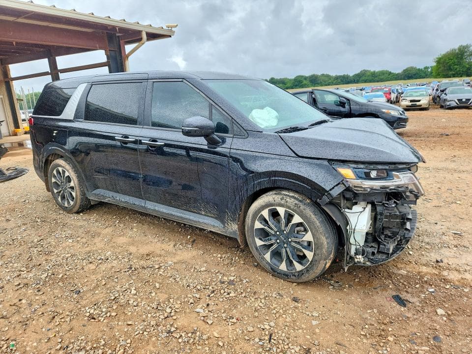 2024 KIA CARNIVAL EX 4