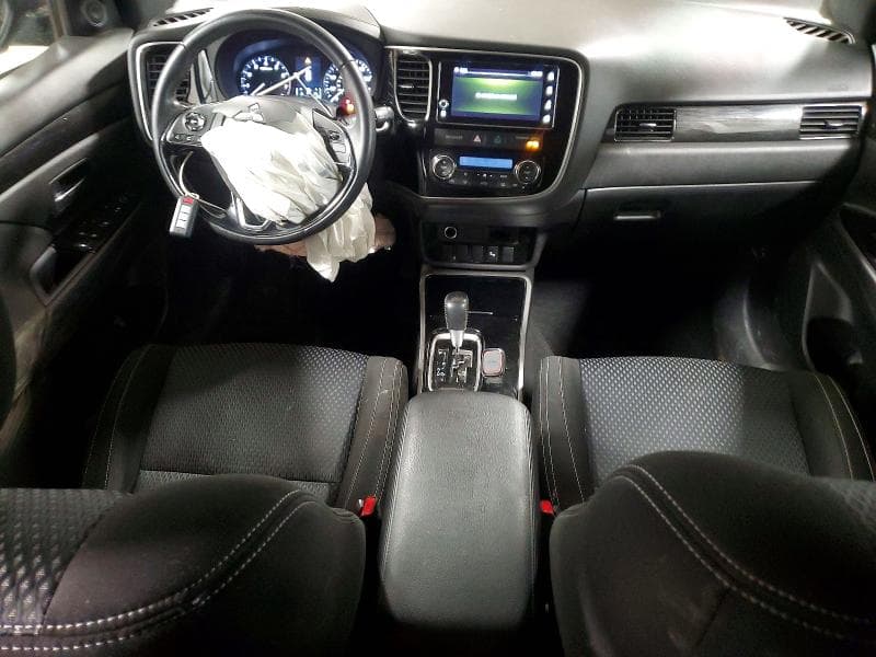 2018 MITSUBISHI OUTLANDER SE SE 8