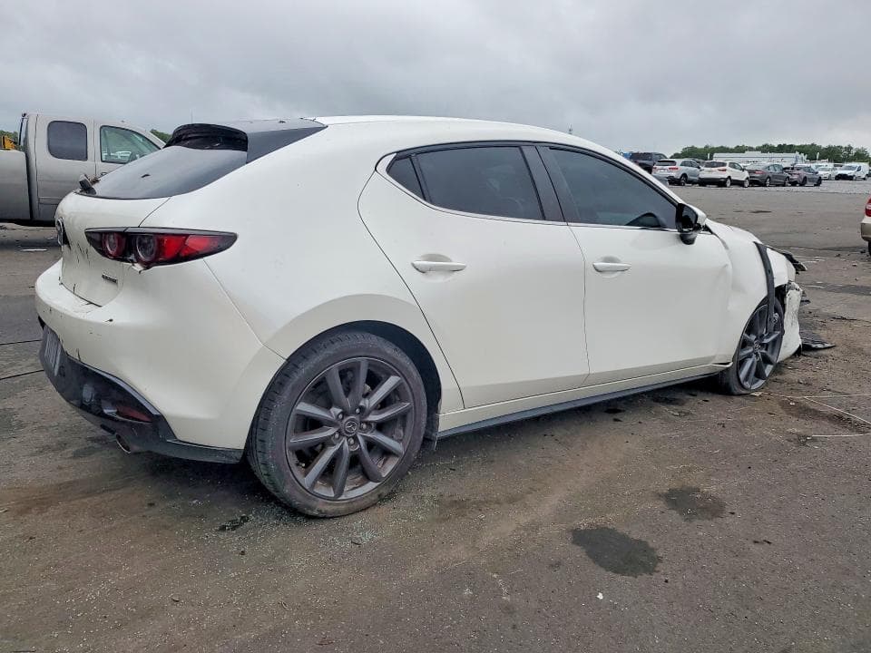 2021 MAZDA 3 SELECT 3