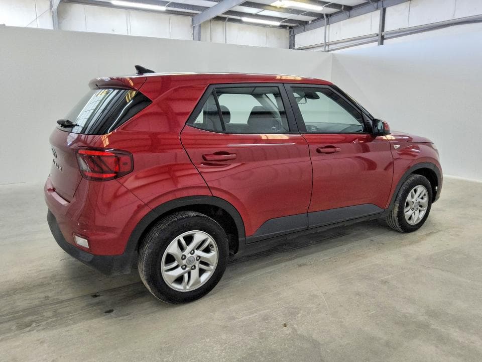 2021 HYUNDAI VENUE SE 3