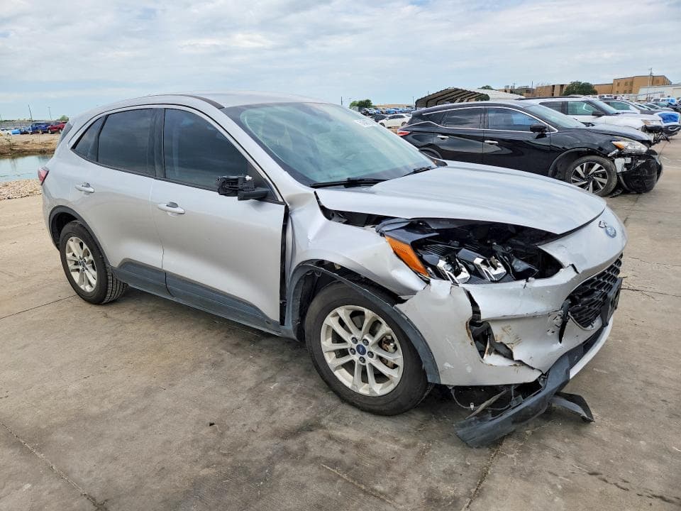 2020 FORD ESCAPE SE 4