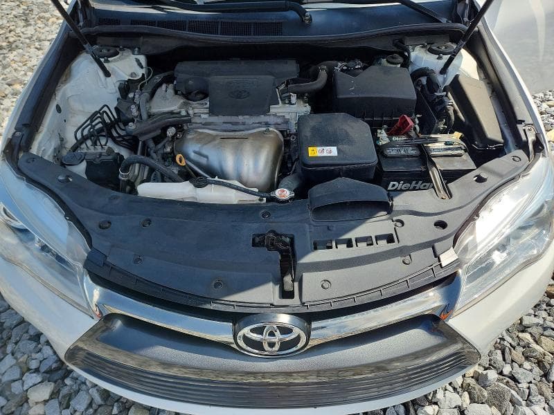2017 TOYOTA CAMRY SE 11