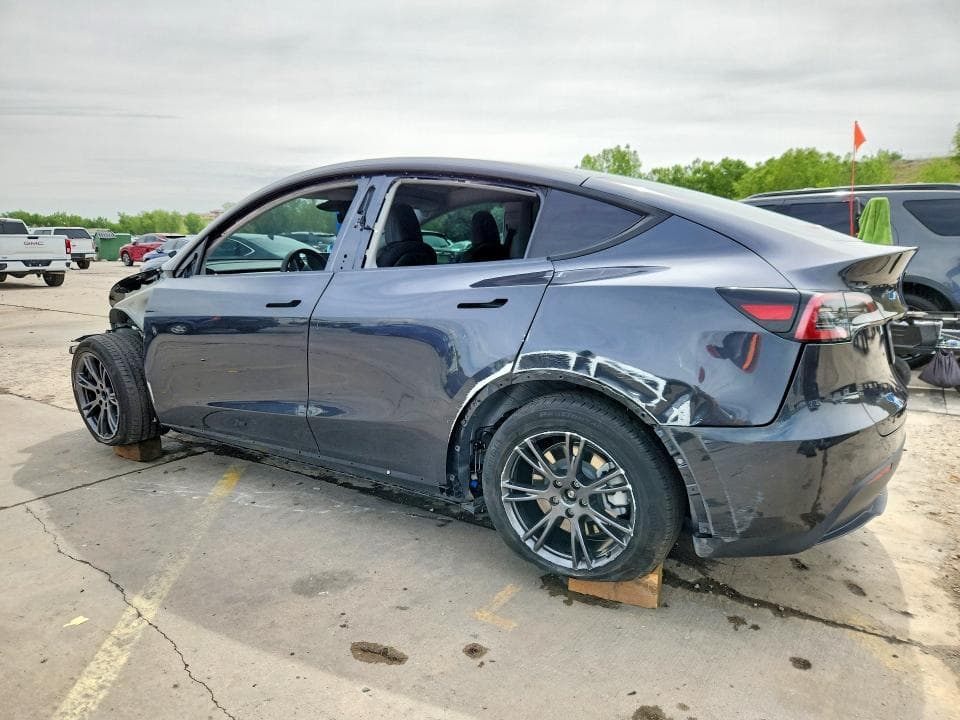 2025 TESLA MODEL Y 3