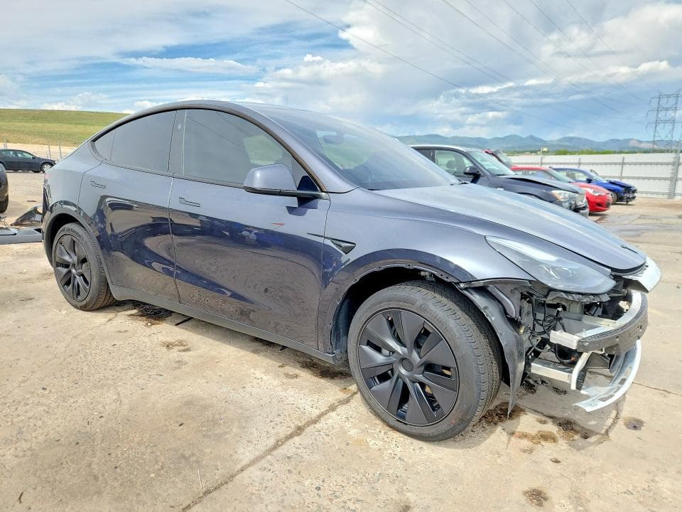 2025 TESLA MODEL Y 5