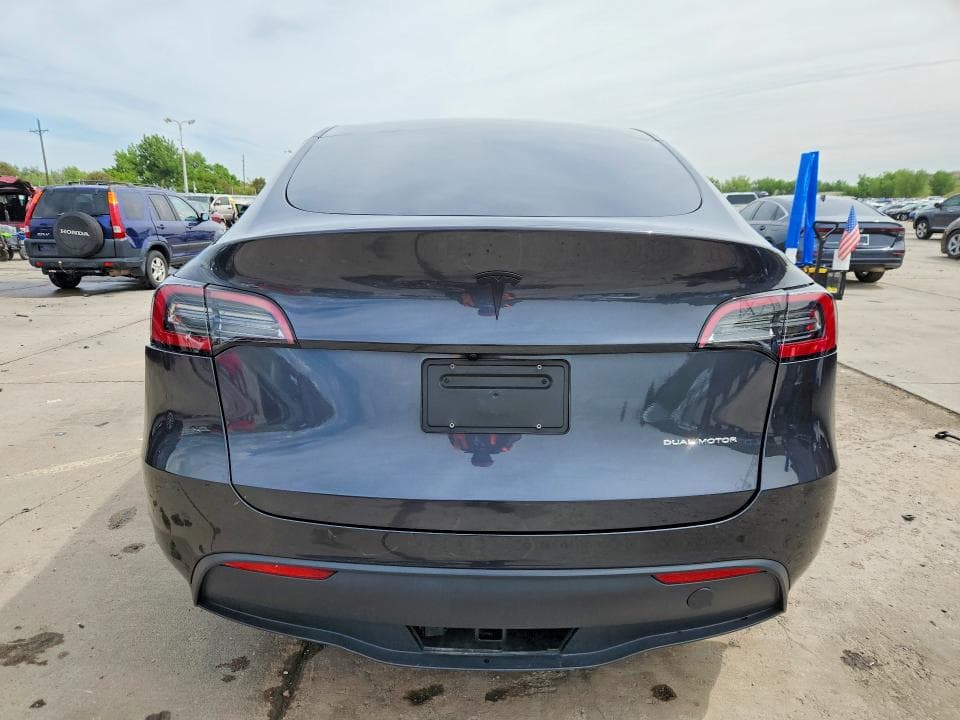 2025 TESLA MODEL Y 7