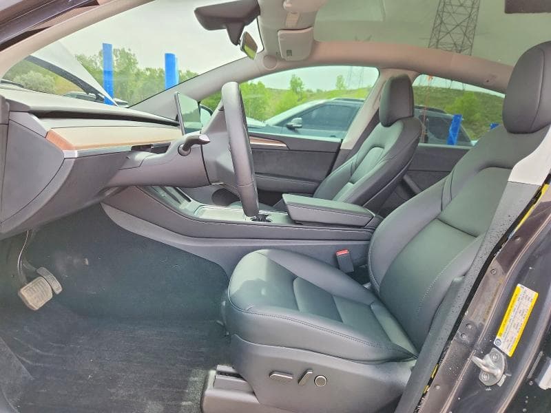 2025 TESLA MODEL Y 8