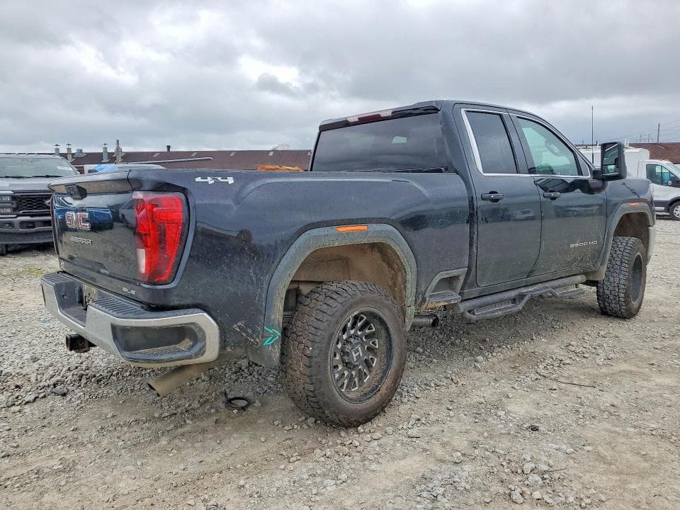 2021 GMC SIERRA K2500 SLE 3
