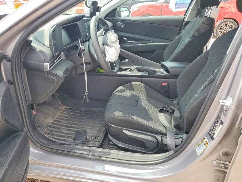 2025 HYUNDAI ELANTRA SE 7