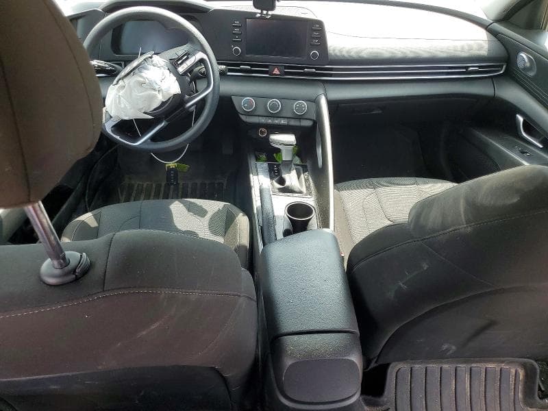 2025 HYUNDAI ELANTRA SE 8