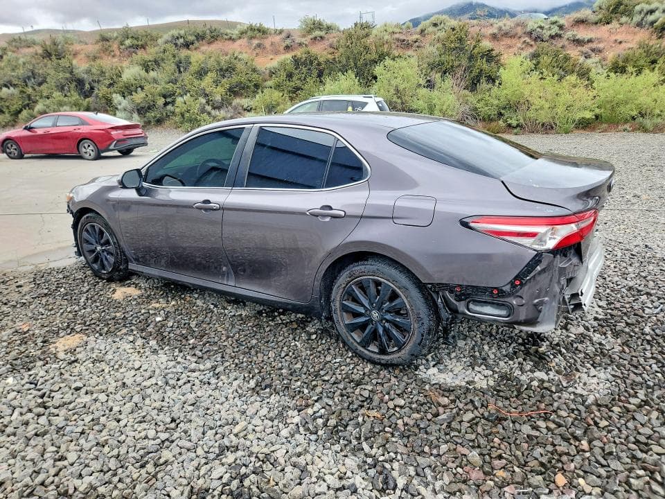 2018 TOYOTA CAMRY LE 2