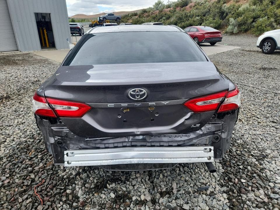 2018 TOYOTA CAMRY LE 6
