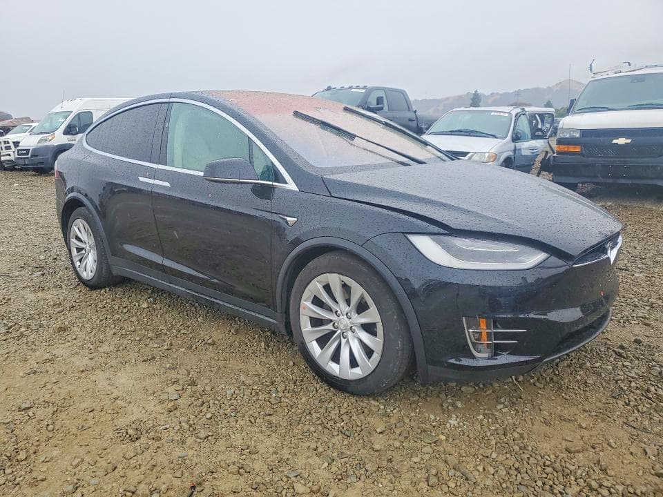 2017 TESLA MODEL X 4