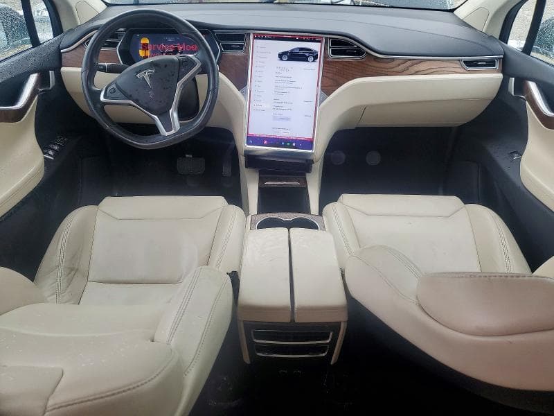 2017 TESLA MODEL X 8