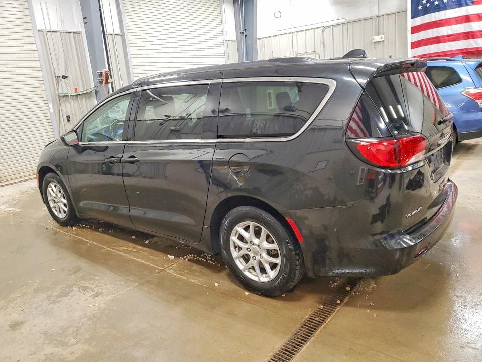 2020 CHRYSLER VOYAGER LXI 2