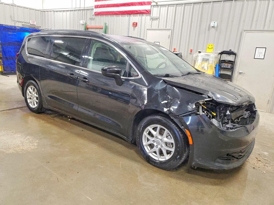 2020 CHRYSLER VOYAGER LXI 4