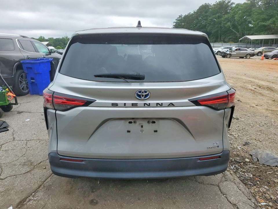 2021 TOYOTA SIENNA LE 6