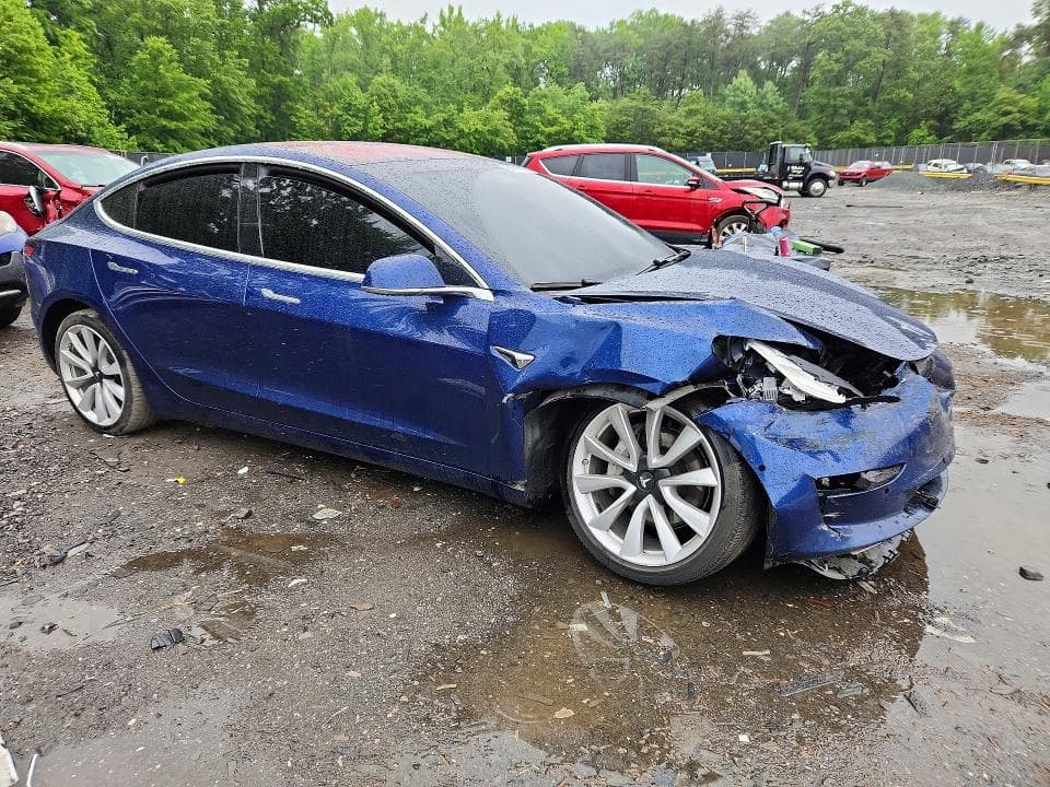 2018 TESLA MODEL 3 4