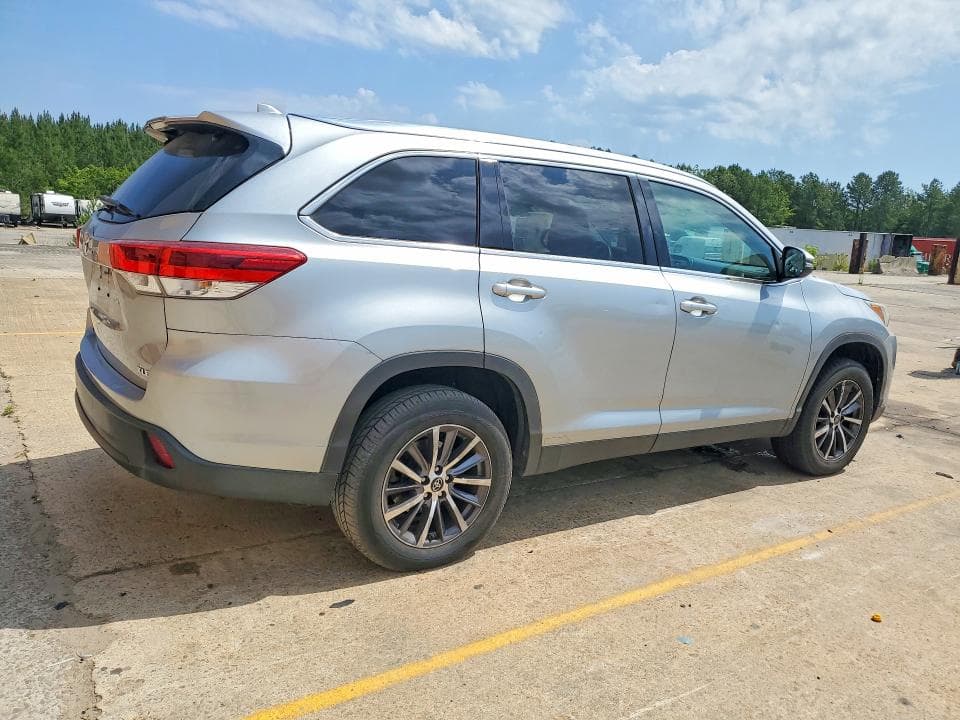 2019 TOYOTA HIGHLANDER XLE XLE 3