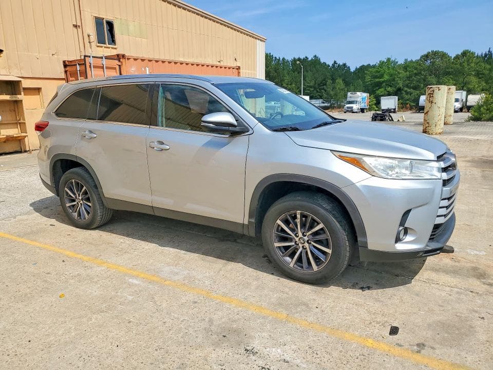 2019 TOYOTA HIGHLANDER XLE XLE 4