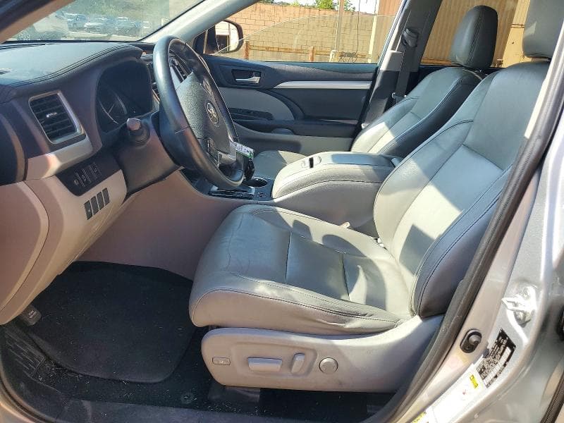 2019 TOYOTA HIGHLANDER XLE XLE 7