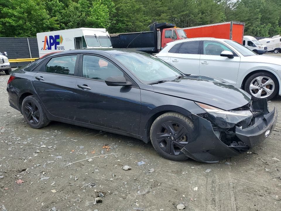 2022 HYUNDAI ELANTRA SEL 4